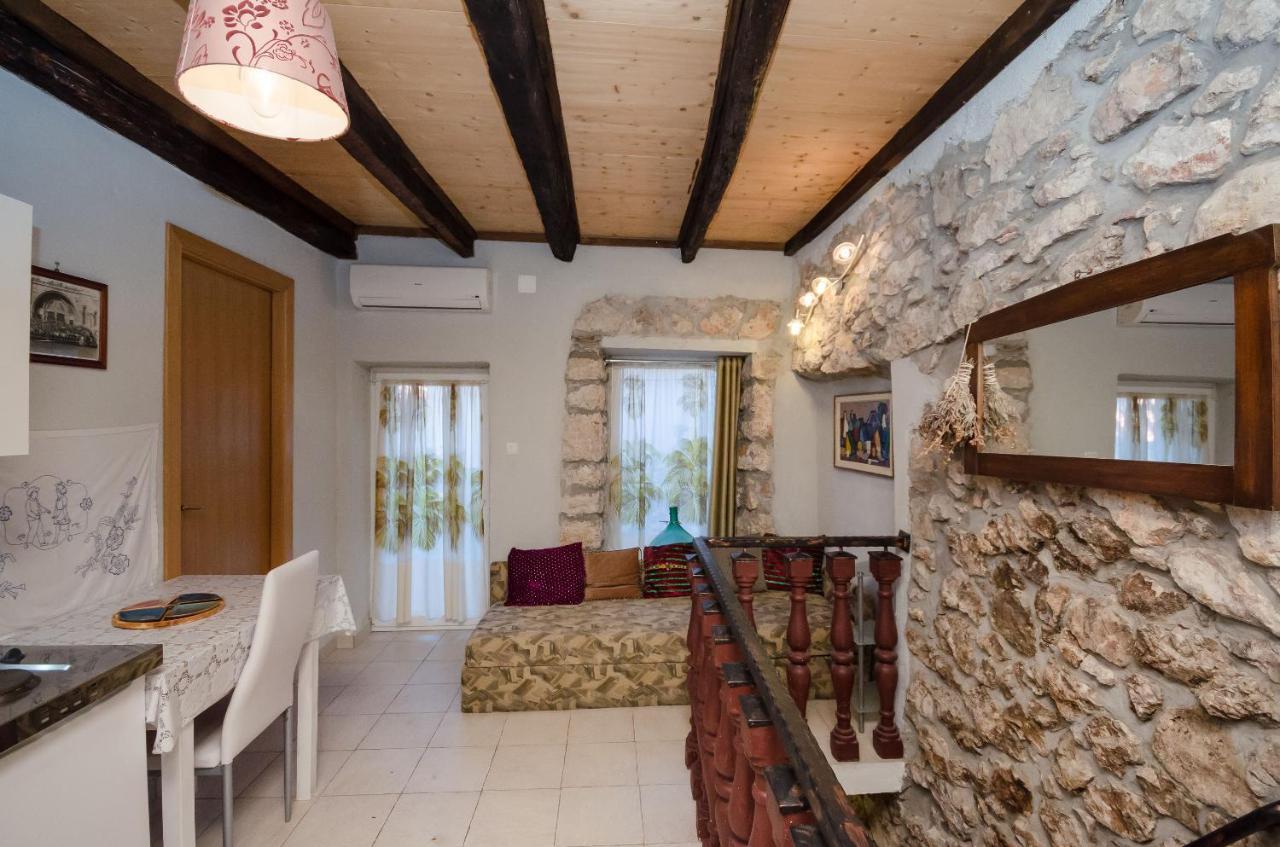 Under Ancient Roofs Vrbnik Exterior foto
